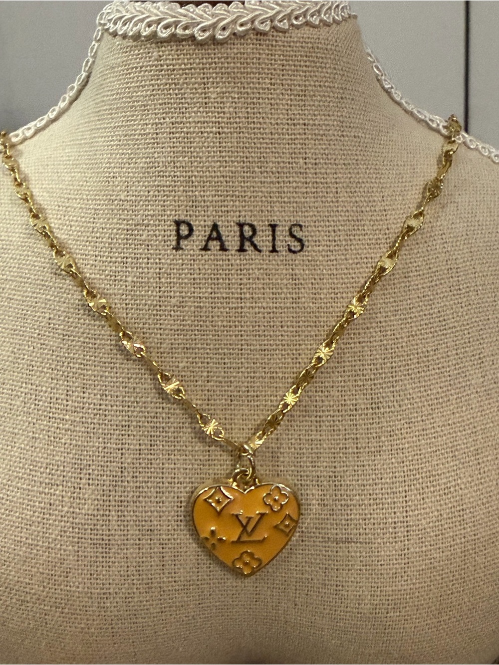 LV Gold Heart Pendant Necklace - Gold - Picture 2 of 10